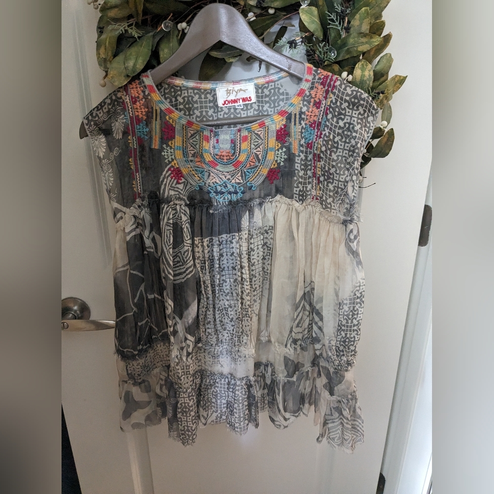 Johnny Was Biya Inka Silk Sheer Embroidered  Gray and Cream Too/Blouse XS - Picture 2 of 8